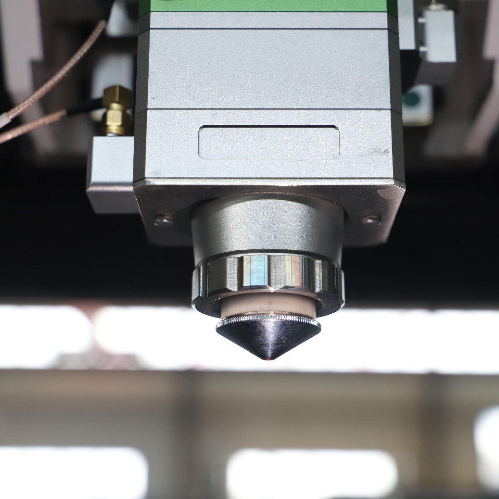 Волоконный лазерный станок для – обзор и цена Industrial Laser Metal Cutting Machine